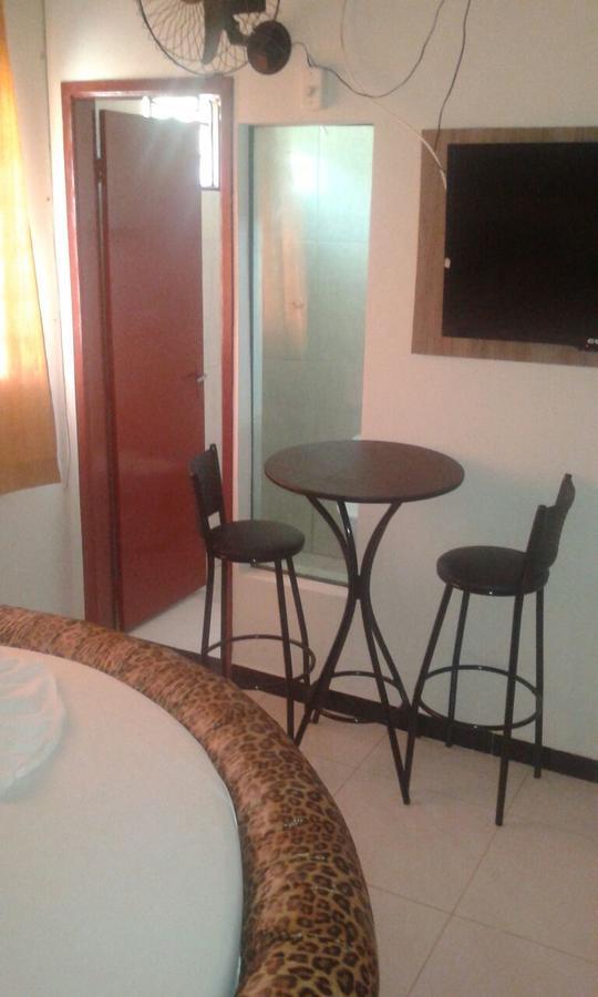 Hotel Canal Hum *